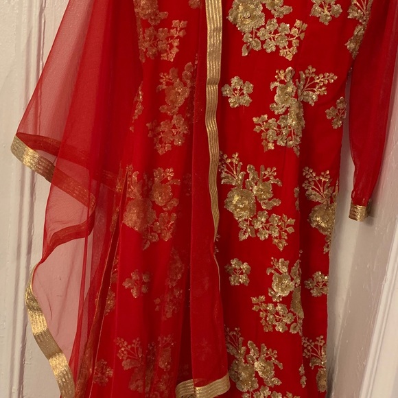 Traditional Red Indian Dress - Picture 5 of 7